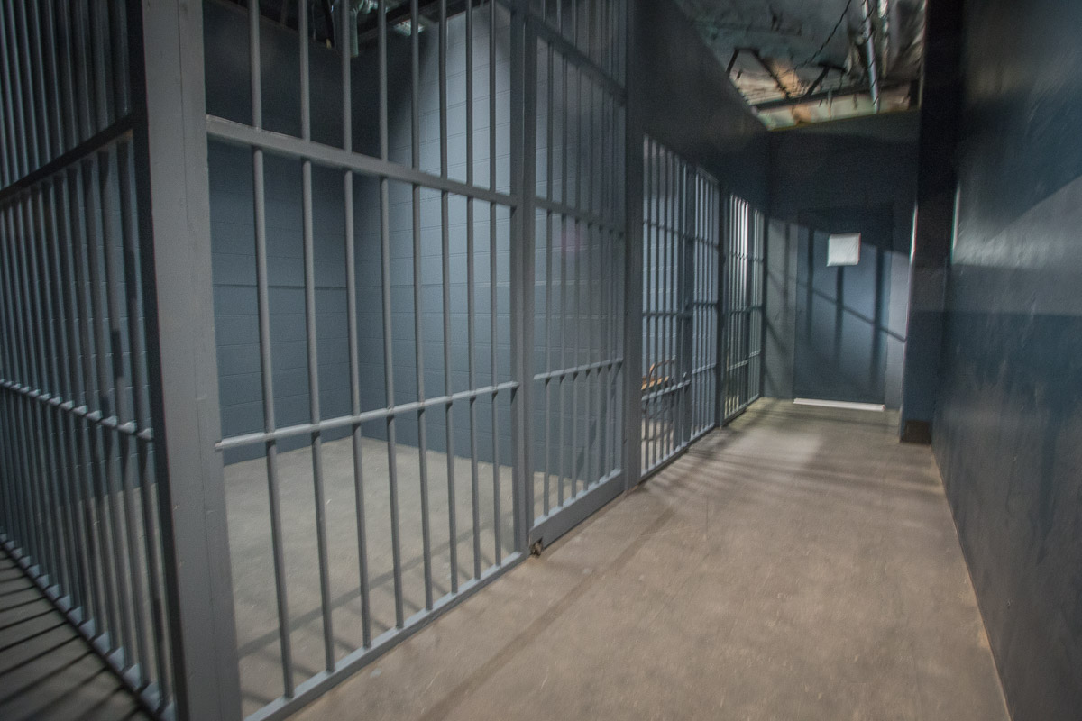 police-station-standing-set-los-angeles-0041